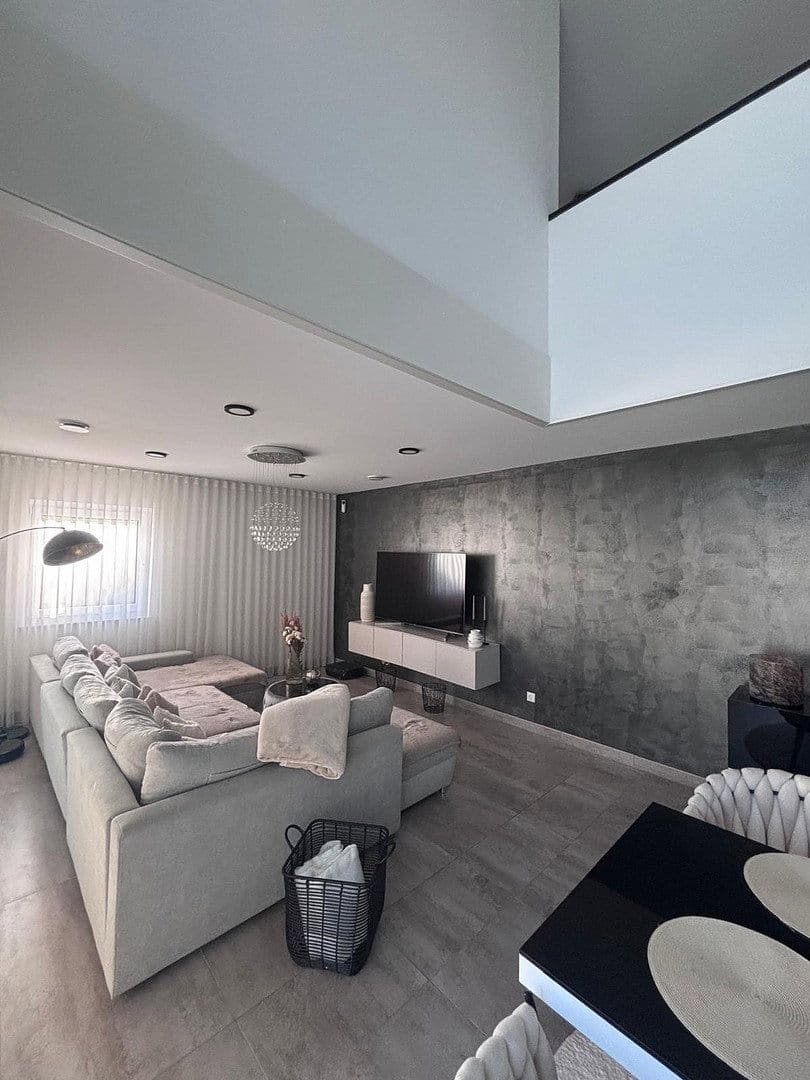 Prodej domu 170 m², pozemek 469 m², Kirchardt, Bádensko-Württembersko Prodej domu 170 m², pozemek 469 m², Kirchardt, Bádensko-Württembersko