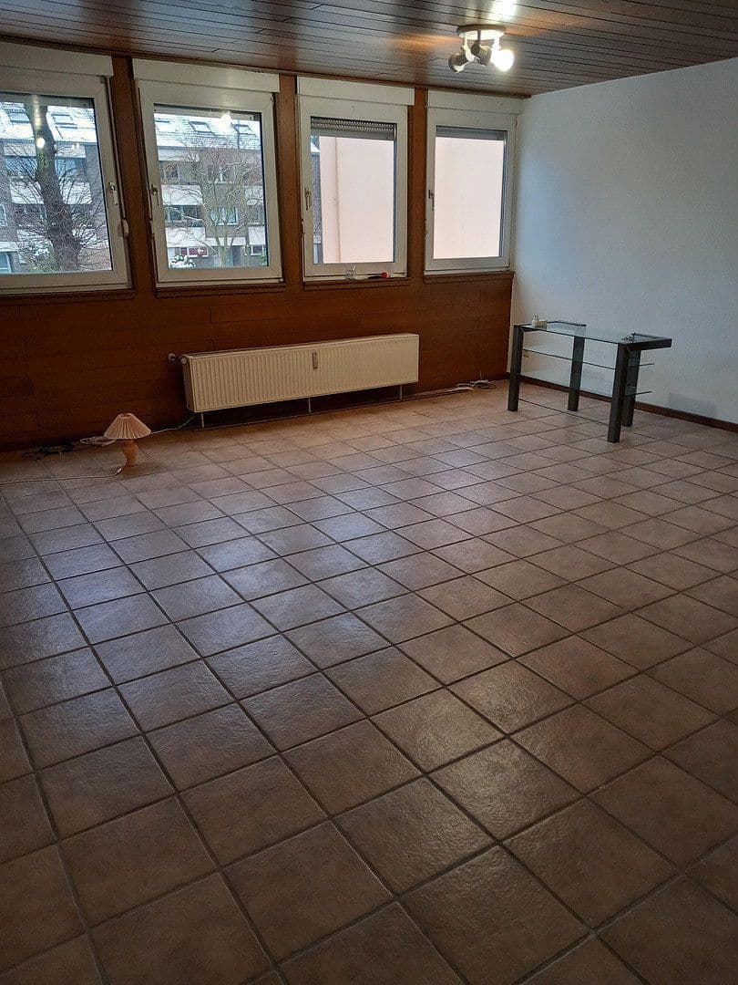 Pronájem bytu 1+1 43 m², Düsseldorf, Severní Porýní-Vestfálsko Pronájem bytu 1+1 43 m², Düsseldorf, Severní Porýní-Vestfálsko