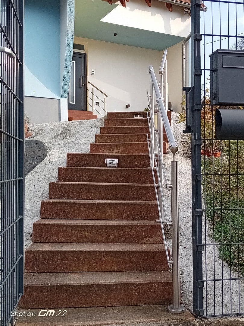Prodej domu 180 m², pozemek 450 m², Koblenz, Porýní-Falc Prodej domu 180 m², pozemek 450 m², Koblenz, Porýní-Falc