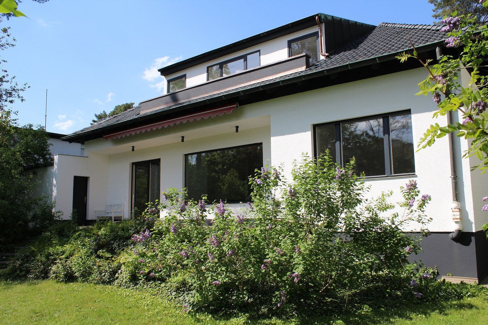 Pronájem domu 275 m², pozemek 1.000 m², Berlin, Berlín Pronájem domu 275 m², pozemek 1.000 m², Berlin, Berlín
