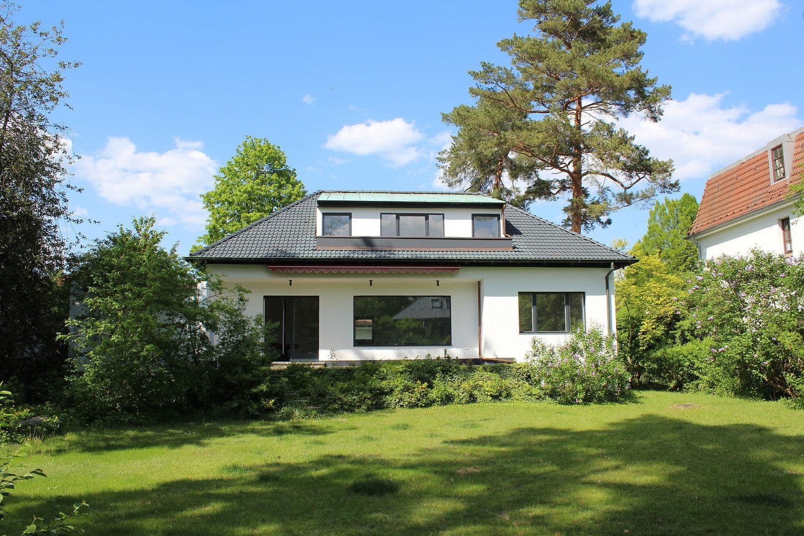 Pronájem domu 275 m², pozemek 1.000 m², Berlin, Berlín Pronájem domu 275 m², pozemek 1.000 m², Berlin, Berlín