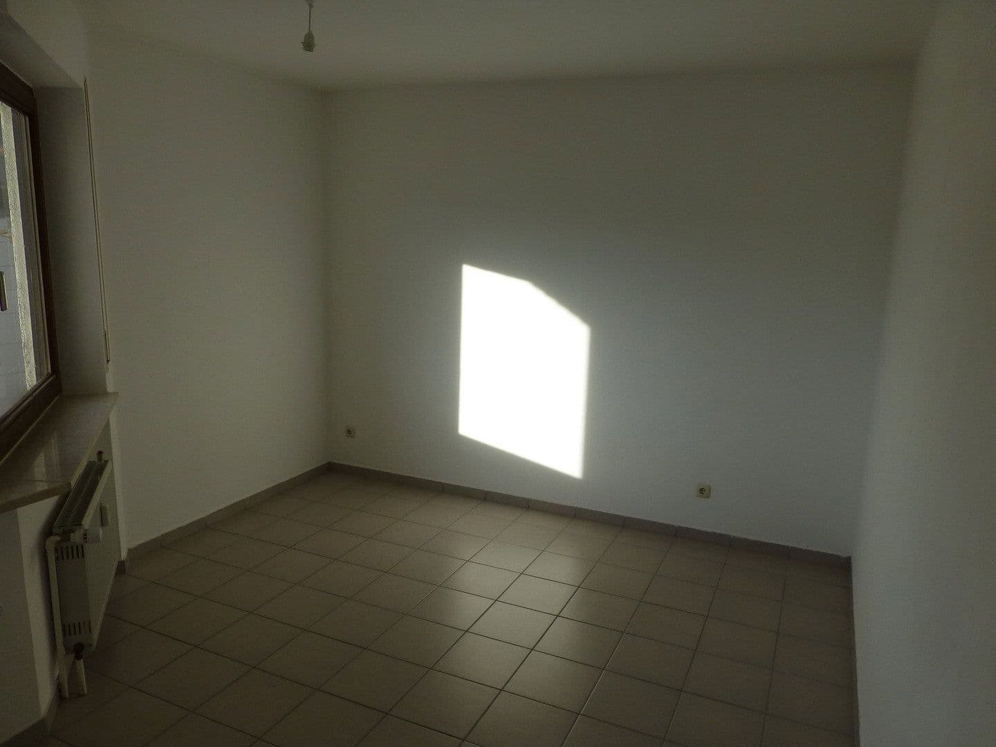 Pronájem bytu 2+1 55 m², Geleitsstr. 32, Offenbach am Main, Hessen Pronájem bytu 2+1 55 m², Geleitsstr. 32, Offenbach am Main, Hessen