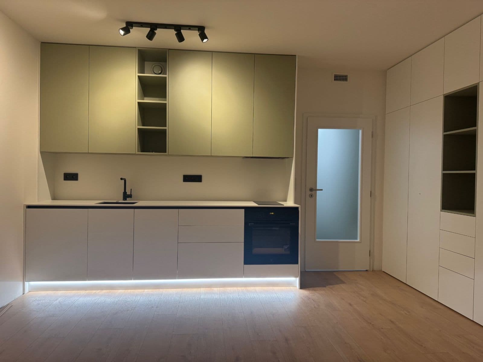 Pronájem bytu 1+kk 33 m², Strančická, Praha, Praha Pronájem bytu 1+kk 33 m², Strančická, Praha, Praha