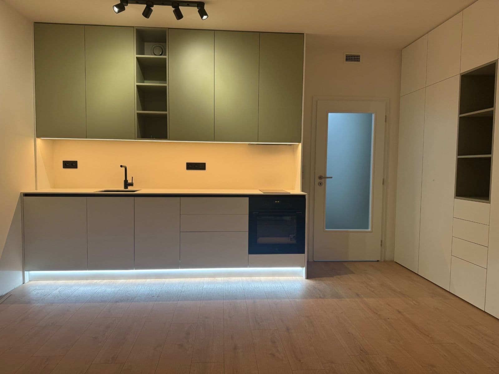 Pronájem bytu 1+kk 33 m², Strančická, Praha, Praha Pronájem bytu 1+kk 33 m², Strančická, Praha, Praha