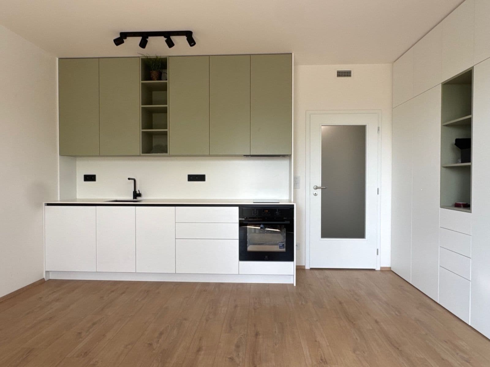 Pronájem bytu 1+kk 33 m², Strančická, Praha, Praha Pronájem bytu 1+kk 33 m², Strančická, Praha, Praha