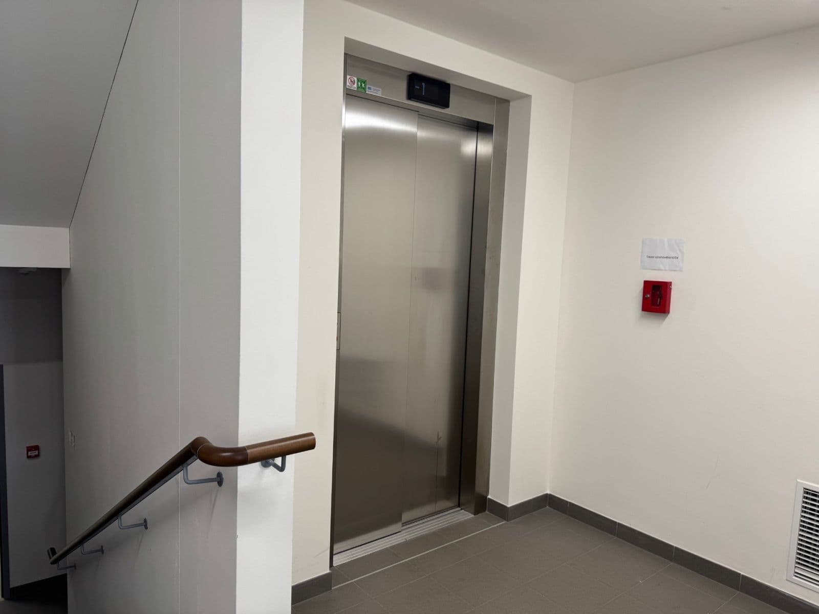 Pronájem bytu 1+kk 33 m², Strančická, Praha, Praha Pronájem bytu 1+kk 33 m², Strančická, Praha, Praha