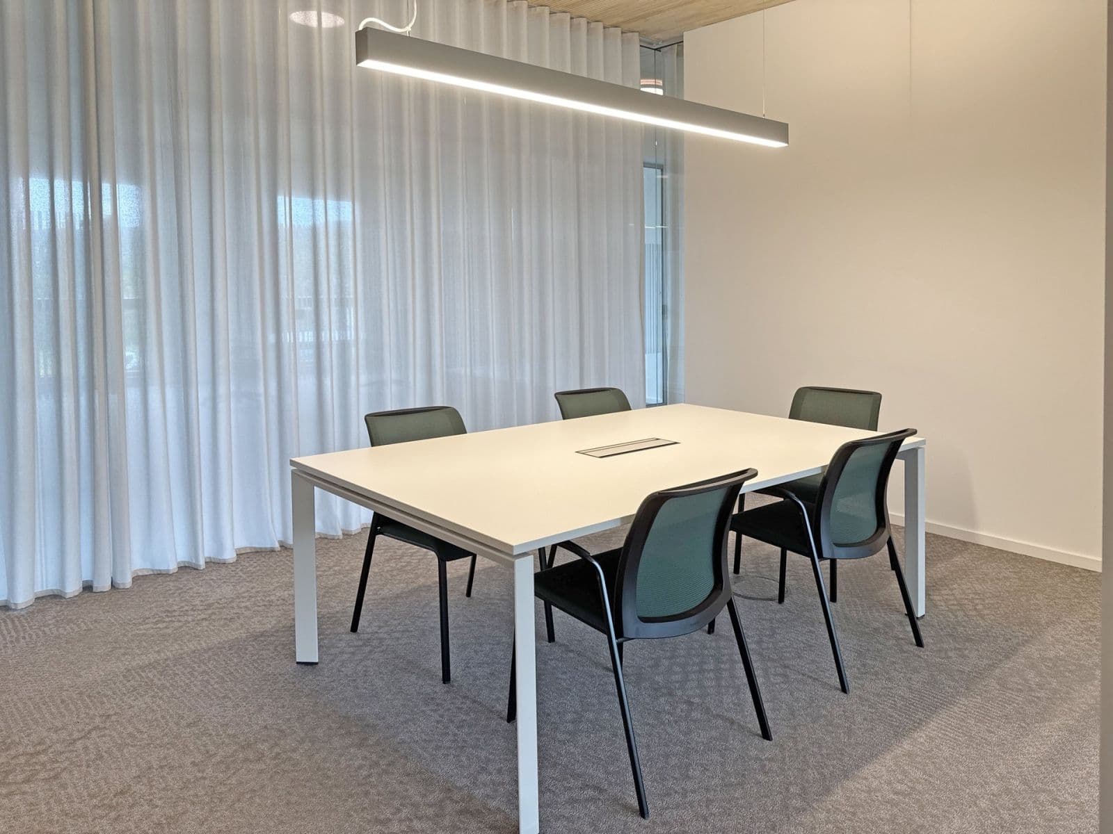 Pronájem kanceláře 600 m², Friedrich-Henning-Straße 17, Metzingen, Bádensko-Württembersko Pronájem kanceláře 600 m², Friedrich-Henning-Straße 17, Metzingen, Bádensko-Württembersko