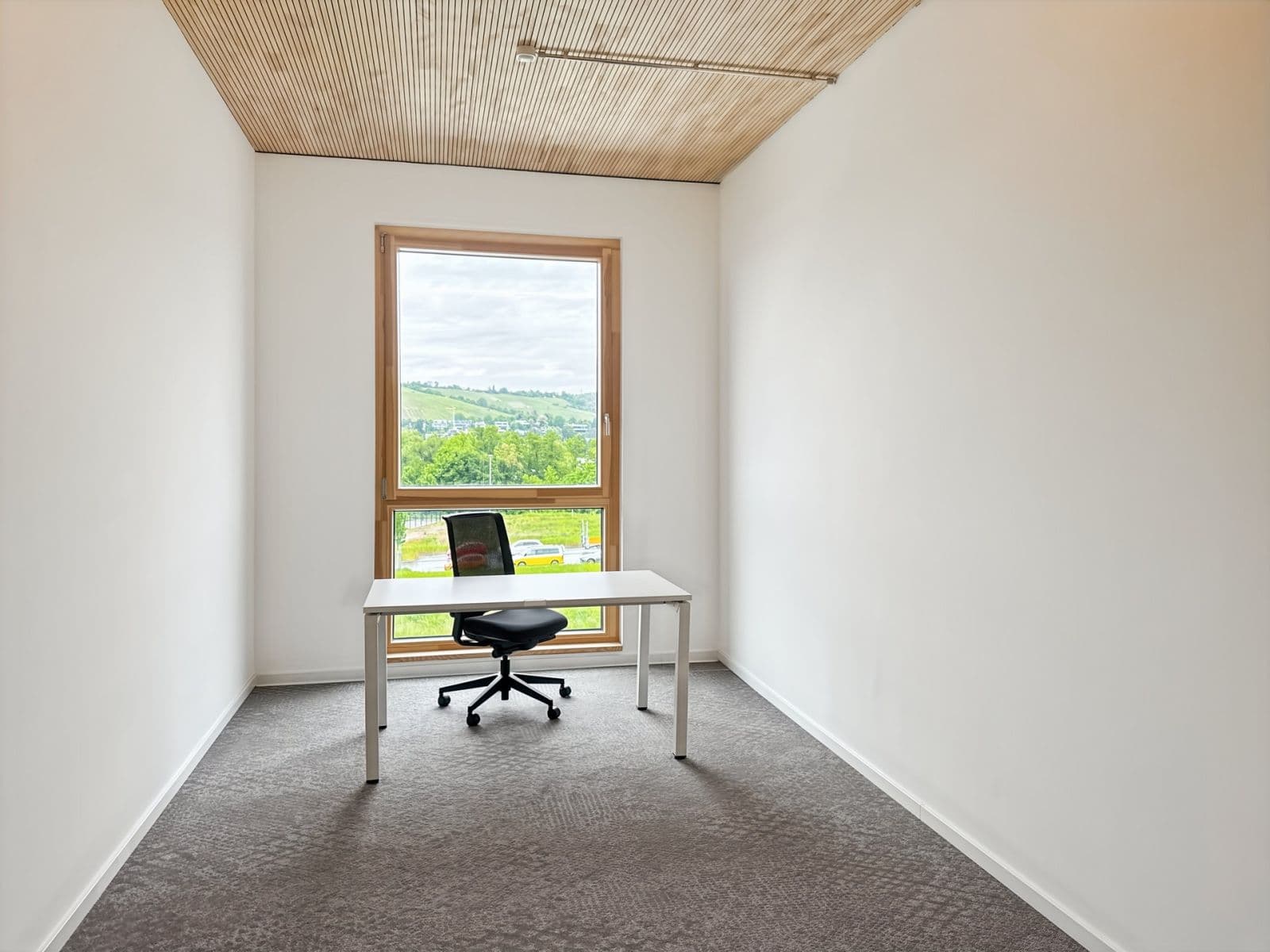 Pronájem kanceláře 600 m², Friedrich-Henning-Straße 17, Metzingen, Bádensko-Württembersko Pronájem kanceláře 600 m², Friedrich-Henning-Straße 17, Metzingen, Bádensko-Württembersko