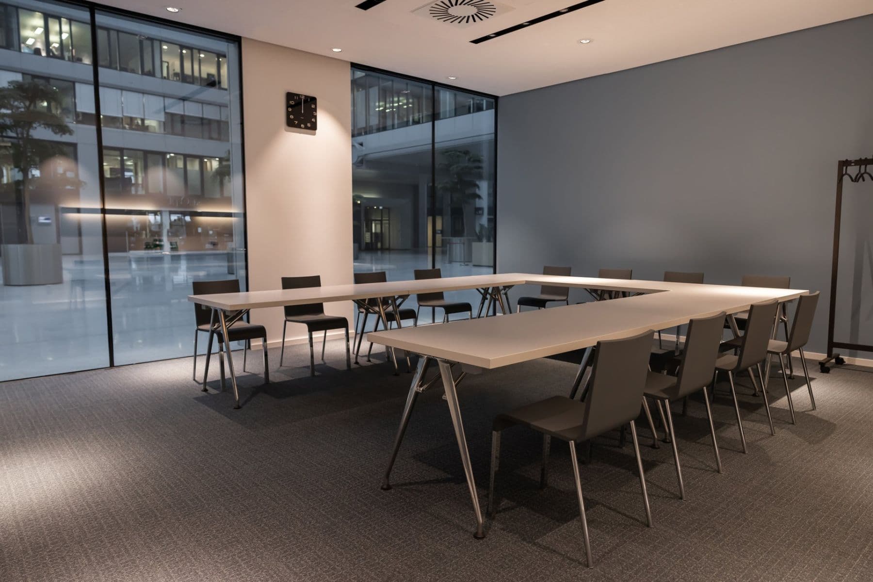 Pronájem kanceláře 5.354 m², Am Flughafen 12, Frankfurt, Hessen Pronájem kanceláře 5.354 m², Am Flughafen 12, Frankfurt, Hessen