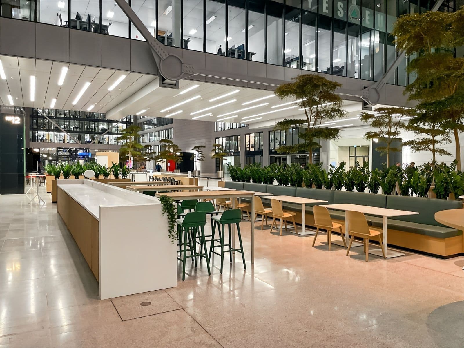 Pronájem kanceláře 5.354 m², Am Flughafen 12, Frankfurt, Hessen Pronájem kanceláře 5.354 m², Am Flughafen 12, Frankfurt, Hessen