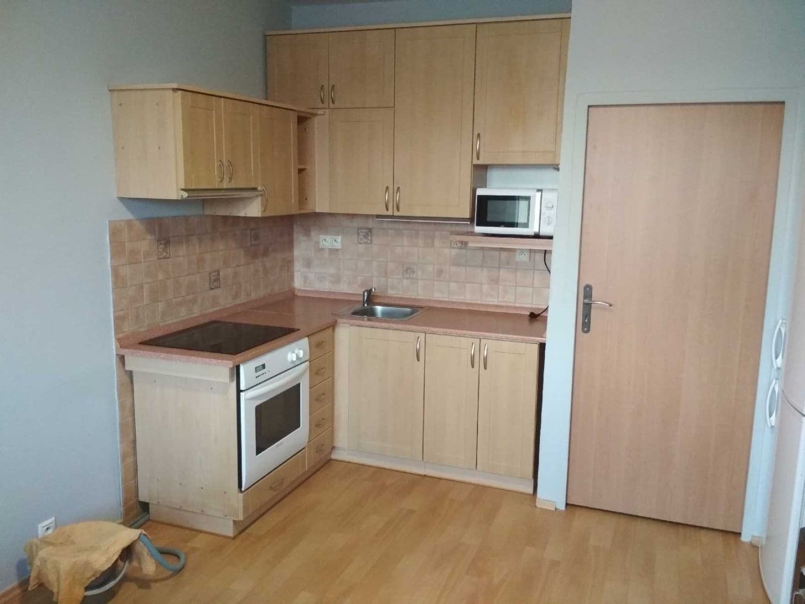 Prodej bytu 1+kk 25 m², 28. října, Neratovice, Středočeský kraj Prodej bytu 1+kk 25 m², 28. října, Neratovice, Středočeský kraj