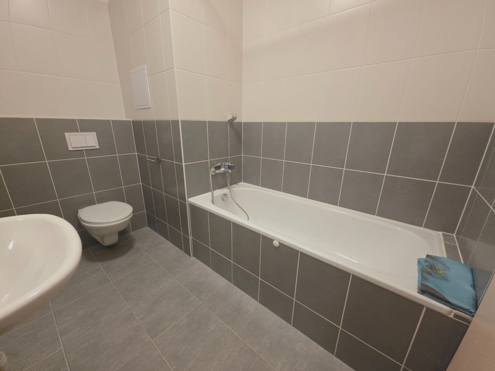 Pronájem bytu 1+kk 33 m², Jaroslava Holečka, Kladno, Středočeský kraj Pronájem bytu 1+kk 33 m², Jaroslava Holečka, Kladno, Středočeský kraj
