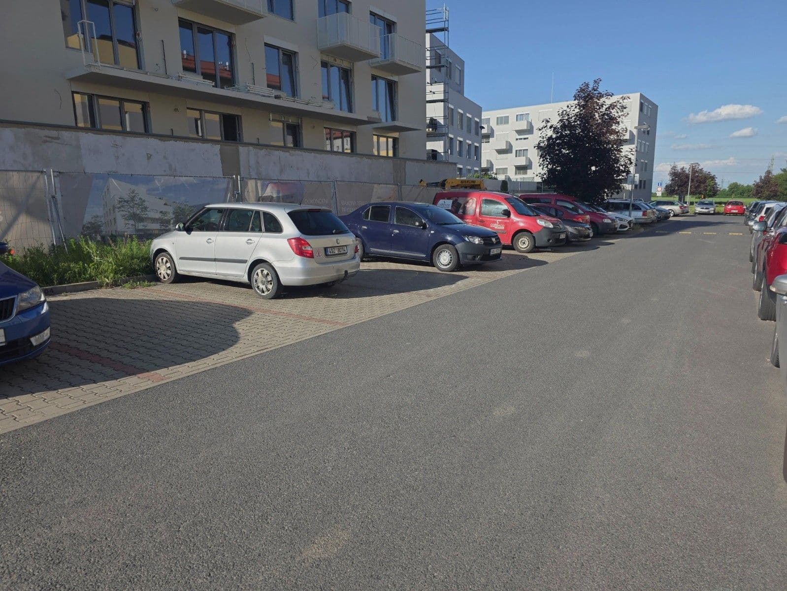 Pronájem bytu 1+kk 33 m², Jaroslava Holečka, Kladno, Středočeský kraj Pronájem bytu 1+kk 33 m², Jaroslava Holečka, Kladno, Středočeský kraj