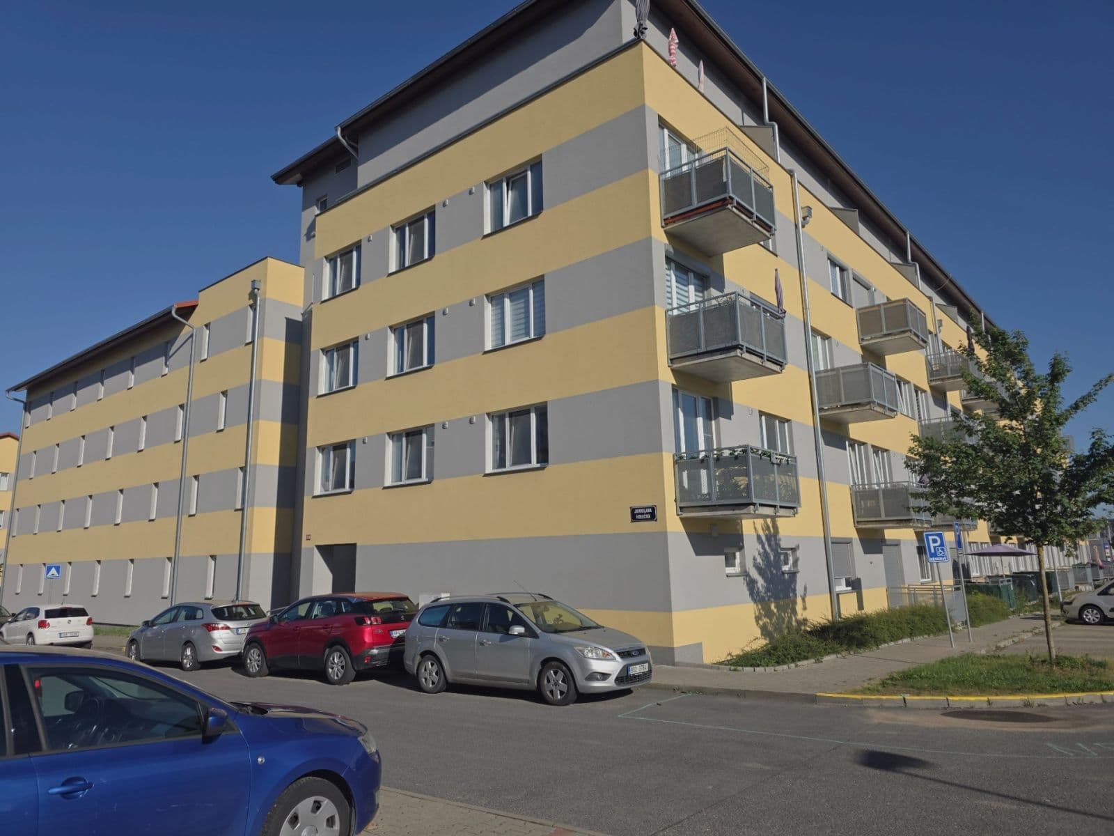 Pronájem bytu 1+kk 33 m², Jaroslava Holečka, Kladno, Středočeský kraj Pronájem bytu 1+kk 33 m², Jaroslava Holečka, Kladno, Středočeský kraj