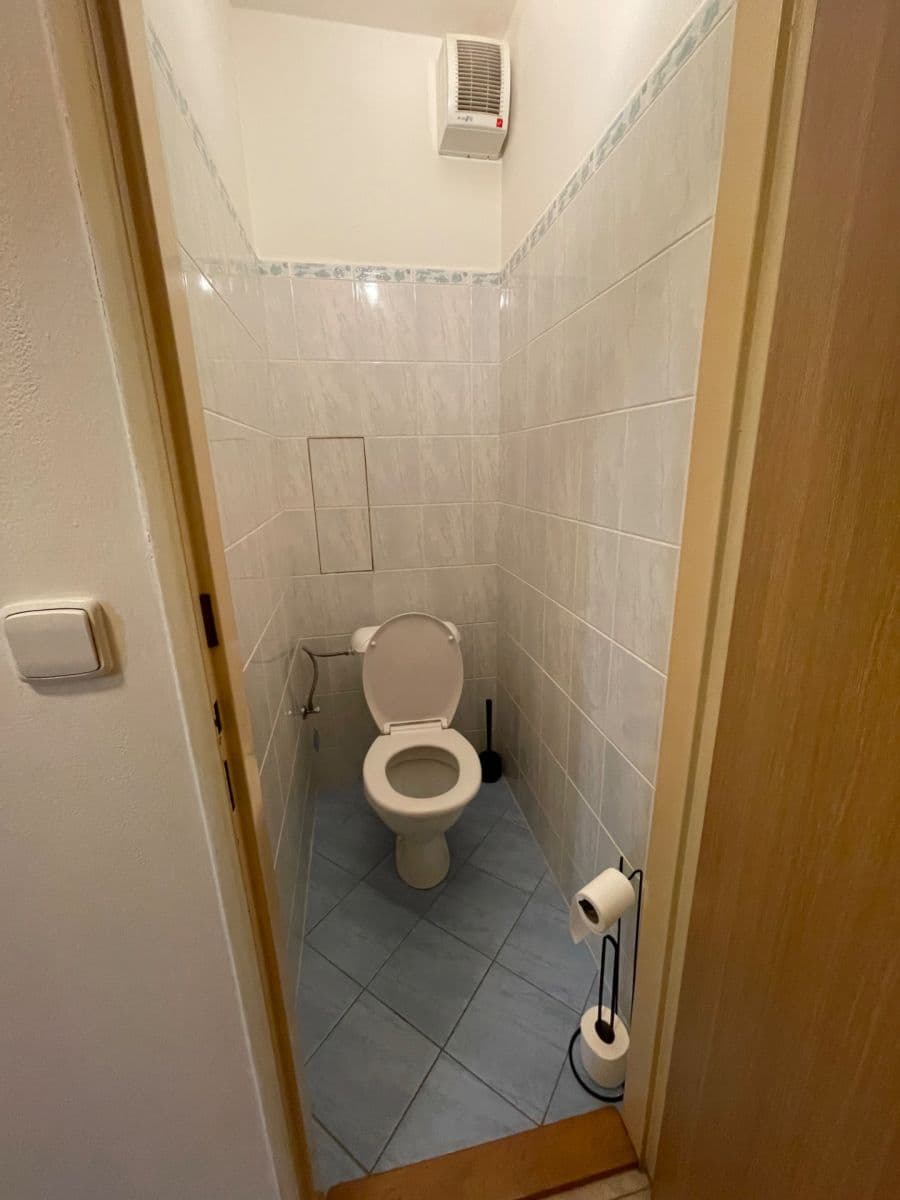 Prodej bytu 2+kk 42 m², Jarní, Hostivice, Středočeský kraj Prodej bytu 2+kk 42 m², Jarní, Hostivice, Středočeský kraj