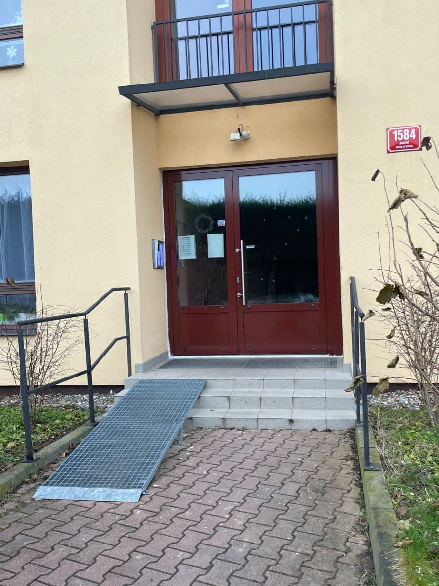 Prodej bytu 2+kk 42 m², Jarní, Hostivice, Středočeský kraj Prodej bytu 2+kk 42 m², Jarní, Hostivice, Středočeský kraj