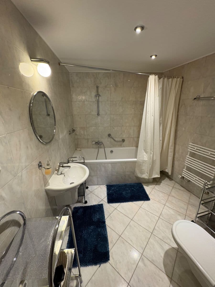Pronájem bytu 4+1 184 m², Konviktská, Praha, Praha Pronájem bytu 4+1 184 m², Konviktská, Praha, Praha