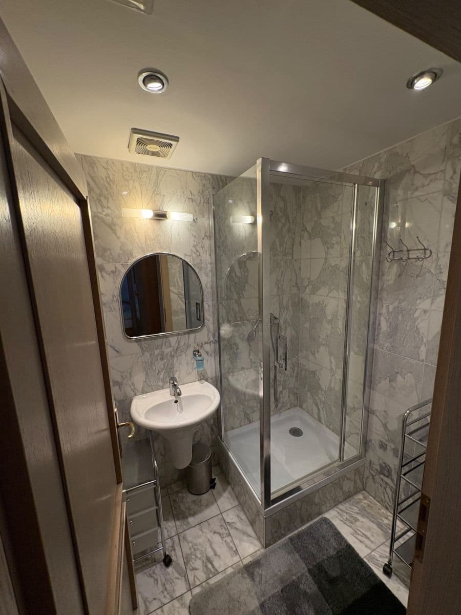 Pronájem bytu 4+1 184 m², Konviktská, Praha, Praha Pronájem bytu 4+1 184 m², Konviktská, Praha, Praha