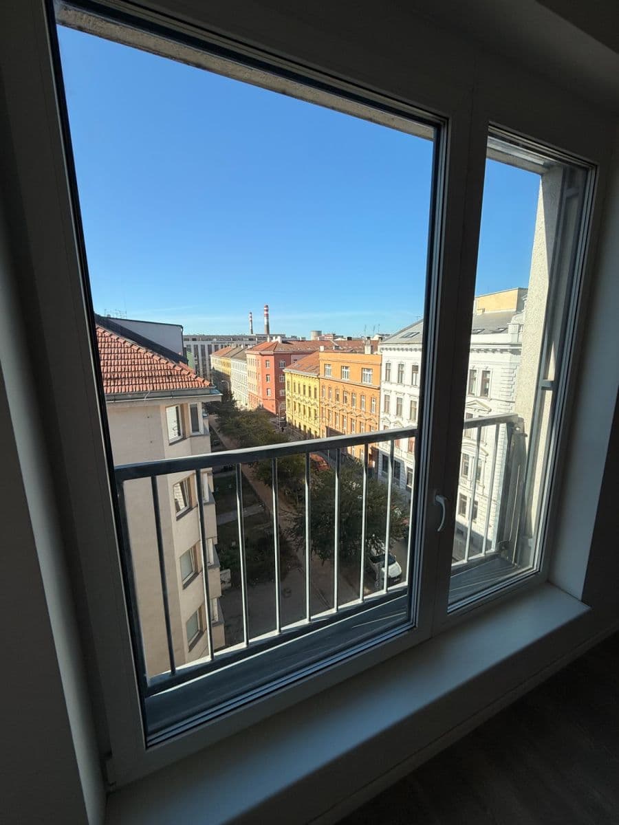 Pronájem bytu 1+kk 25 m², Přadlácká, Brno, Jihomoravský kraj Pronájem bytu 1+kk 25 m², Přadlácká, Brno, Jihomoravský kraj