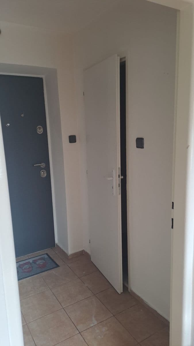 Prodej bytu 1+1 32 m², Sevastopolská, Kladno, Středočeský kraj Prodej bytu 1+1 32 m², Sevastopolská, Kladno, Středočeský kraj