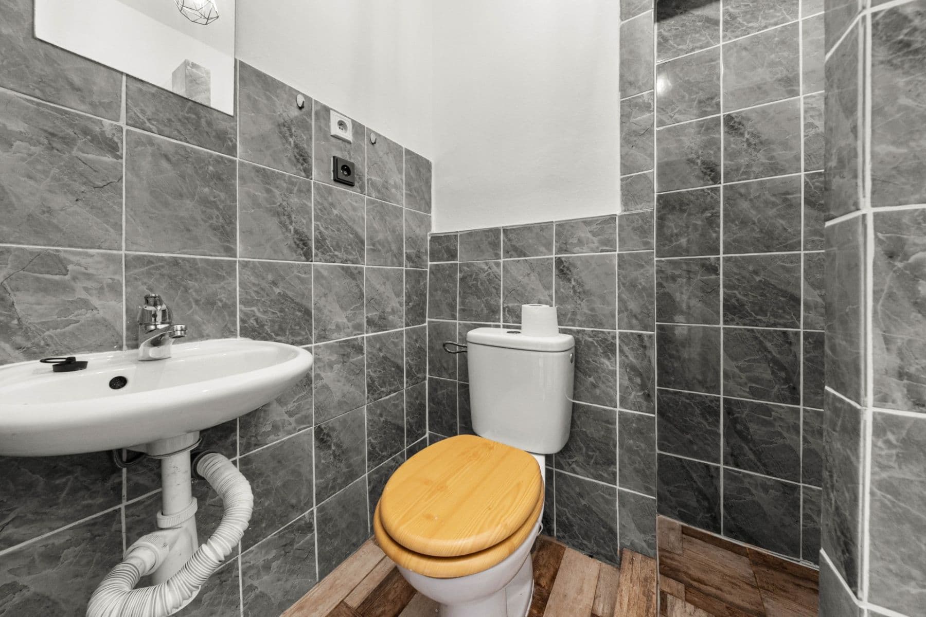 Prodej domu 64 m², pozemek 943 m², Bukovany, Středočeský kraj Prodej domu 64 m², pozemek 943 m², Bukovany, Středočeský kraj
