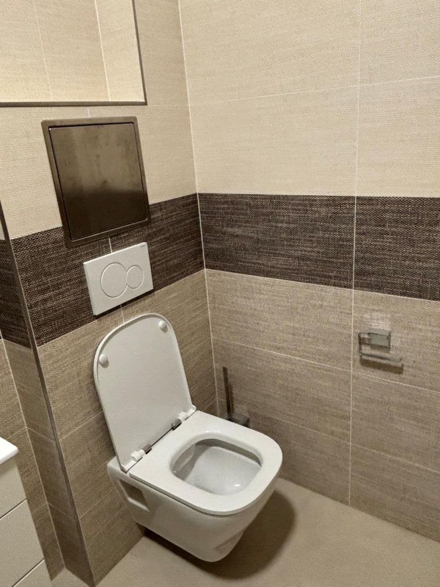 Pronájem bytu 1+kk 42 m², U Nové dálnice, Praha, Praha Pronájem bytu 1+kk 42 m², U Nové dálnice, Praha, Praha
