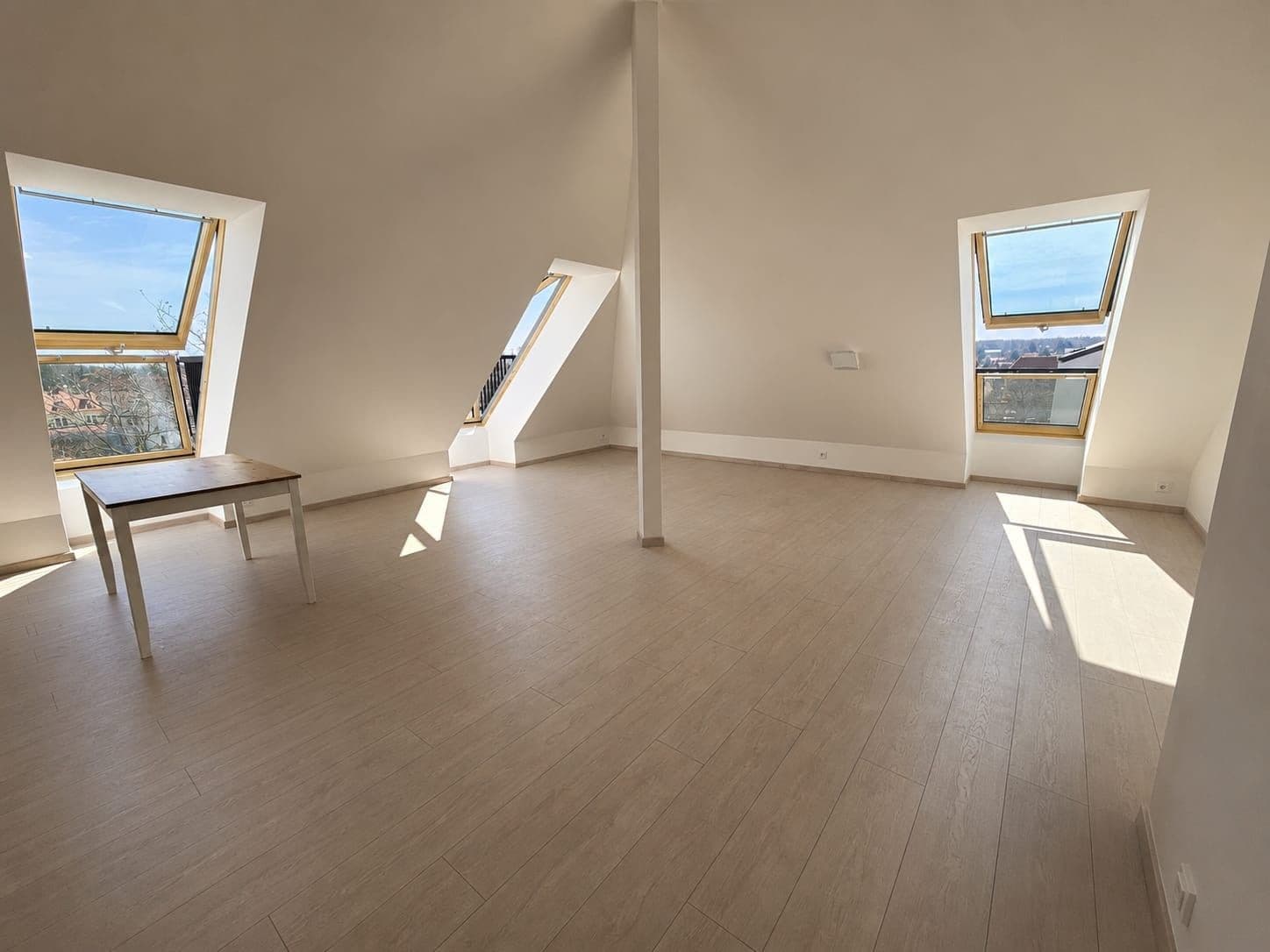 Pronájem bytu 2+kk 79 m², Cihlářská, Hostivice, Středočeský kraj Pronájem bytu 2+kk 79 m², Cihlářská, Hostivice, Středočeský kraj