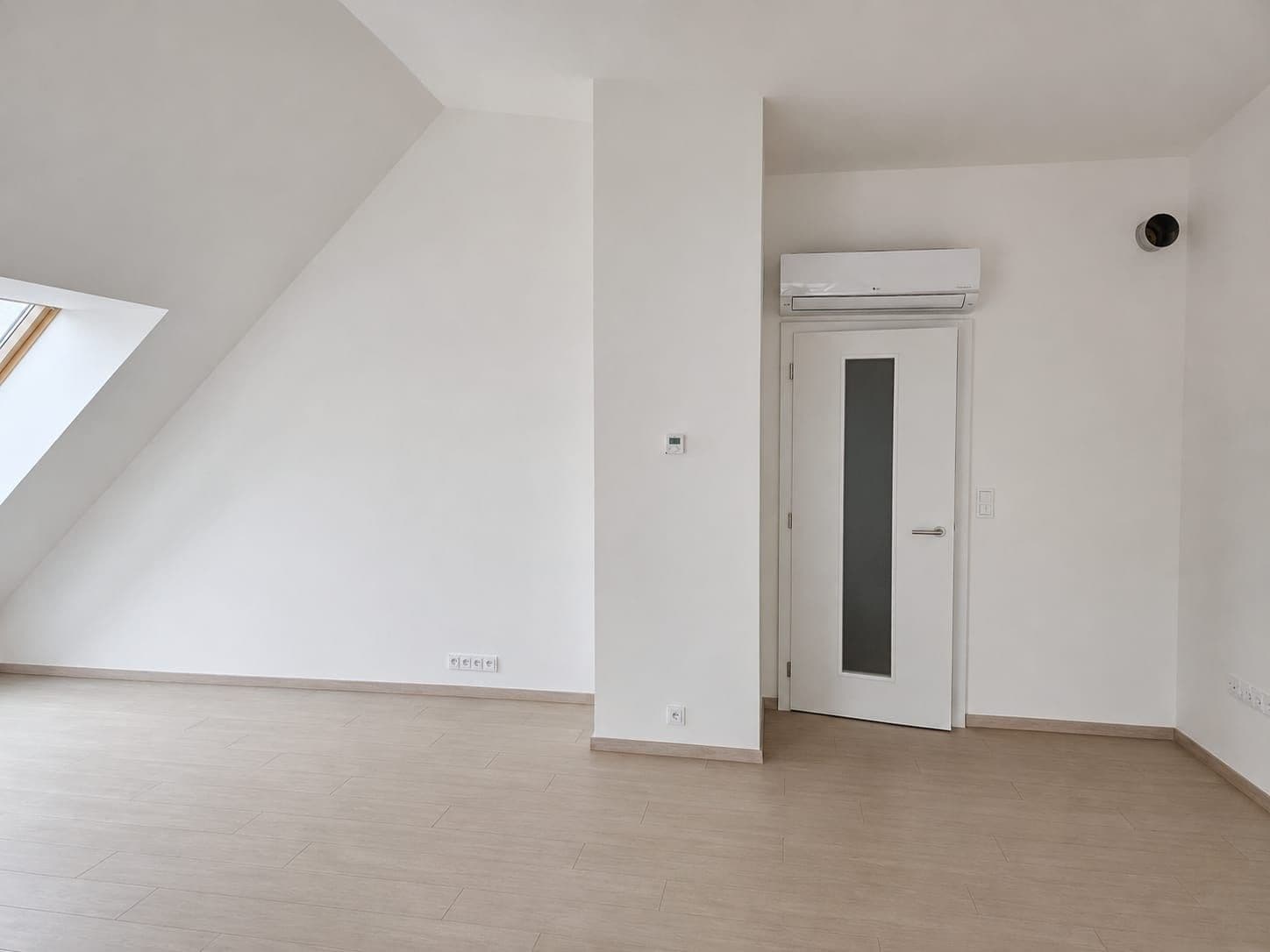 Pronájem bytu 2+kk 79 m², Cihlářská, Hostivice, Středočeský kraj Pronájem bytu 2+kk 79 m², Cihlářská, Hostivice, Středočeský kraj