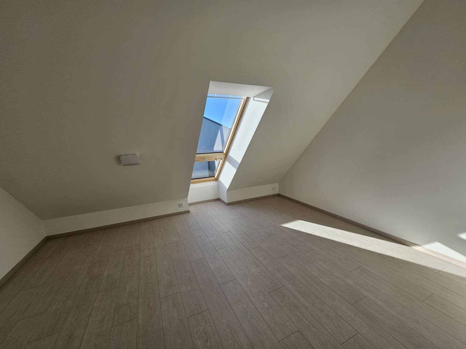 Pronájem bytu 2+kk 79 m², Cihlářská, Hostivice, Středočeský kraj Pronájem bytu 2+kk 79 m², Cihlářská, Hostivice, Středočeský kraj