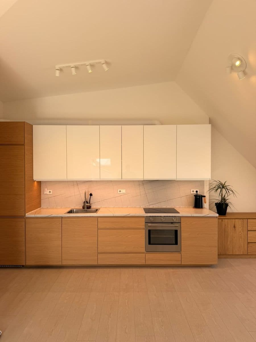 Pronájem bytu 2+kk 79 m², Cihlářská, Hostivice, Středočeský kraj Pronájem bytu 2+kk 79 m², Cihlářská, Hostivice, Středočeský kraj