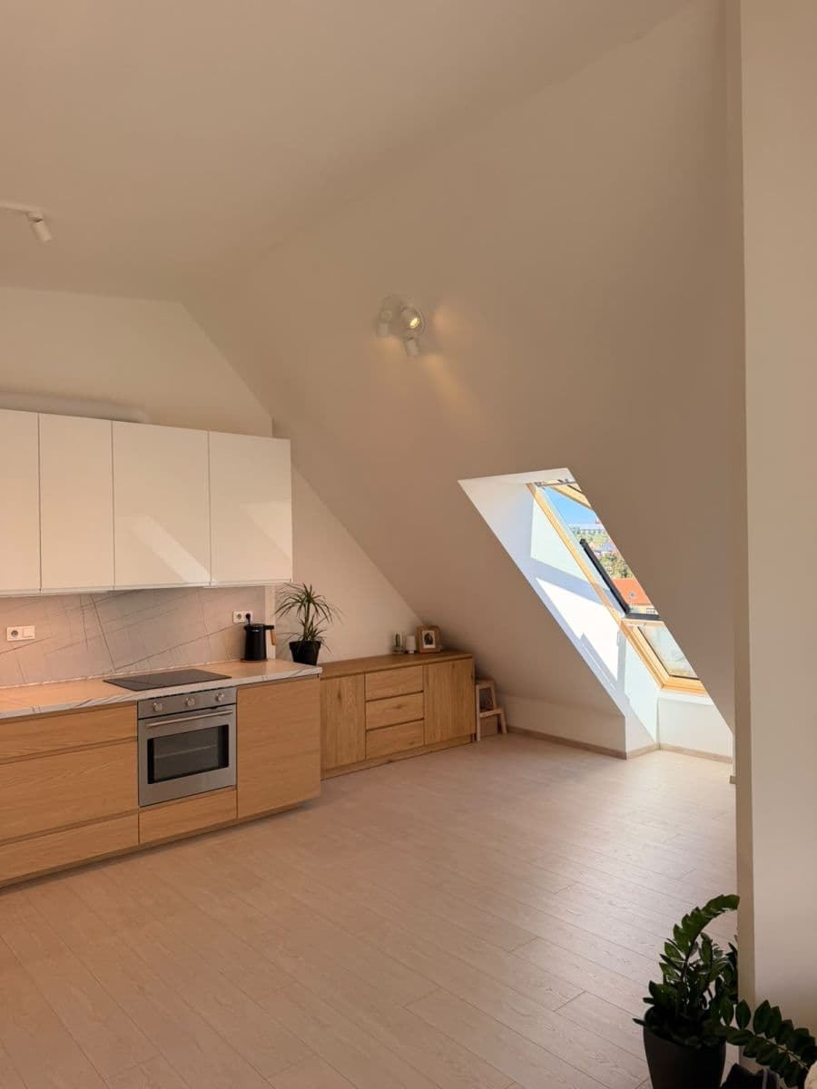 Pronájem bytu 2+kk 79 m², Cihlářská, Hostivice, Středočeský kraj Pronájem bytu 2+kk 79 m², Cihlářská, Hostivice, Středočeský kraj