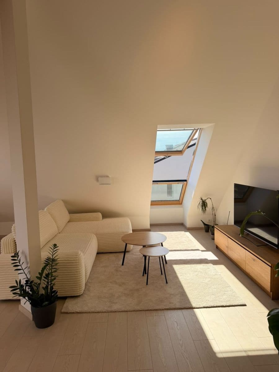Pronájem bytu 2+kk 79 m², Cihlářská, Hostivice, Středočeský kraj Pronájem bytu 2+kk 79 m², Cihlářská, Hostivice, Středočeský kraj