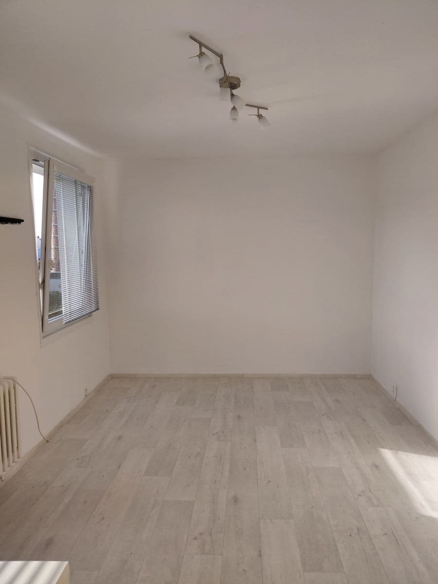 Pronájem bytu 3+1 79 m², Suvorovova, Klatovy, Plzeňský kraj Pronájem bytu 3+1 79 m², Suvorovova, Klatovy, Plzeňský kraj