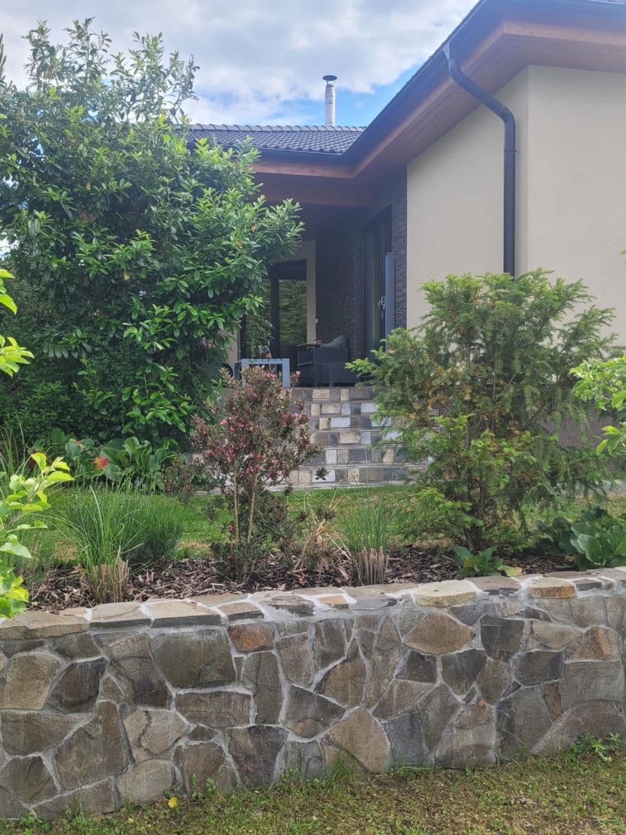 Prodej domu 151 m², pozemek 1.150 m², Ke Stráni, Řitka, Středočeský kraj Prodej domu 151 m², pozemek 1.150 m², Ke Stráni, Řitka, Středočeský kraj
