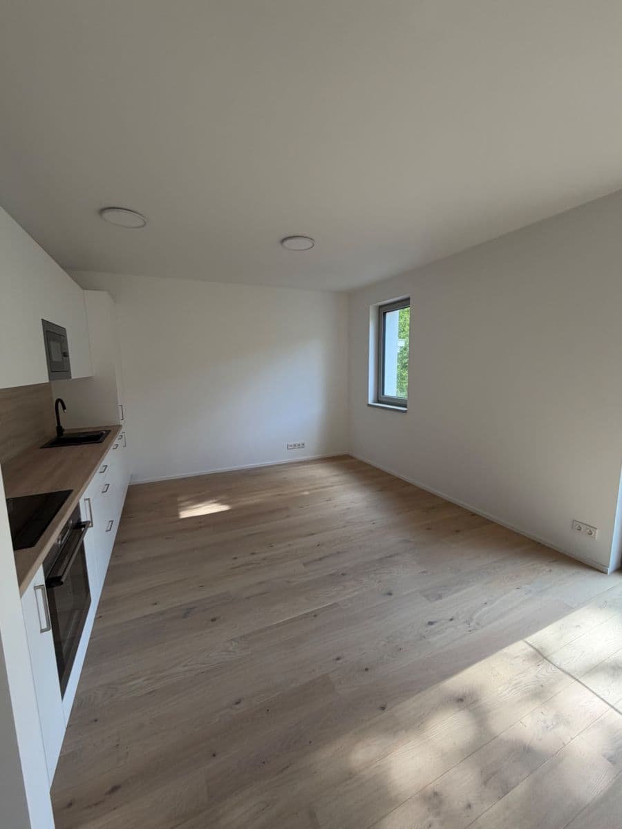 Pronájem bytu 1+kk 36 m², Mezitraťová, Praha, Praha Pronájem bytu 1+kk 36 m², Mezitraťová, Praha, Praha
