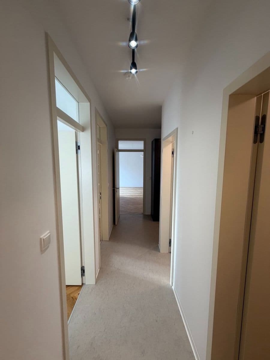 Pronájem bytu 3+kk 73 m², Pod Jalovým dvorem, Praha, Praha Pronájem bytu 3+kk 73 m², Pod Jalovým dvorem, Praha, Praha