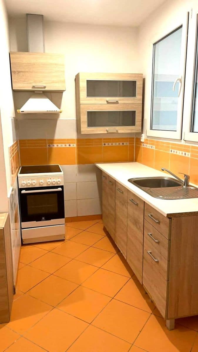 Pronájem bytu 1+kk 32 m², Gutova, Praha, Praha Pronájem bytu 1+kk 32 m², Gutova, Praha, Praha