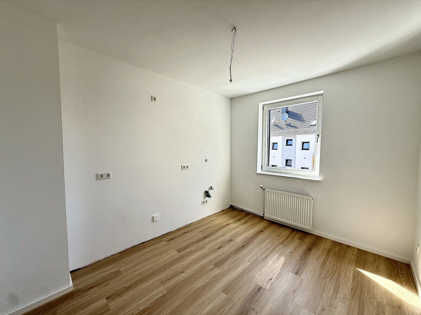 Pronájem bytu 3+1 81 m², Ackerstraße 9, Oberhausen, Severní Porýní-Vestfálsko Pronájem bytu 3+1 81 m², Ackerstraße 9, Oberhausen, Severní Porýní-Vestfálsko