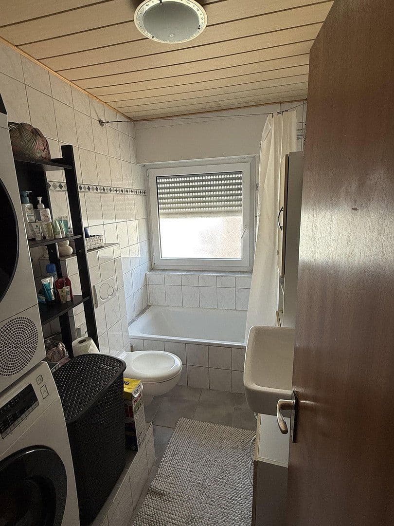Pronájem bytu 4+1 83 m², Sankt Sebastian, Porýní-Falc Pronájem bytu 4+1 83 m², Sankt Sebastian, Porýní-Falc