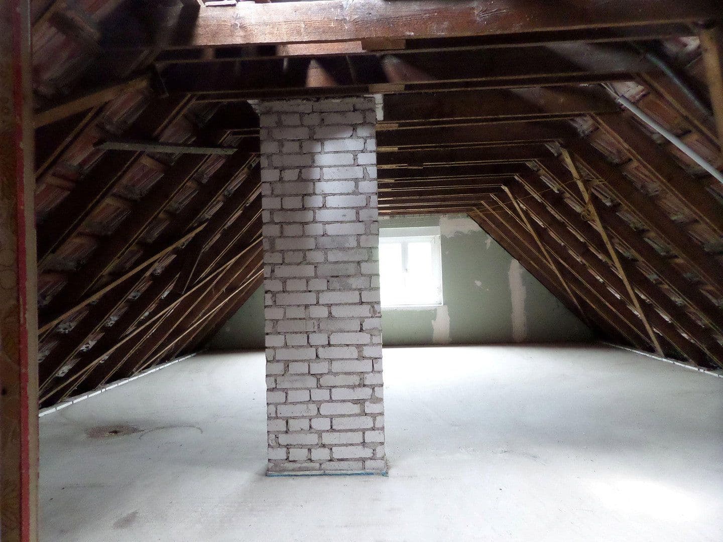 Prodej domu 130 m², pozemek 2.496 m², Tettau, Braniborsko Prodej domu 130 m², pozemek 2.496 m², Tettau, Braniborsko