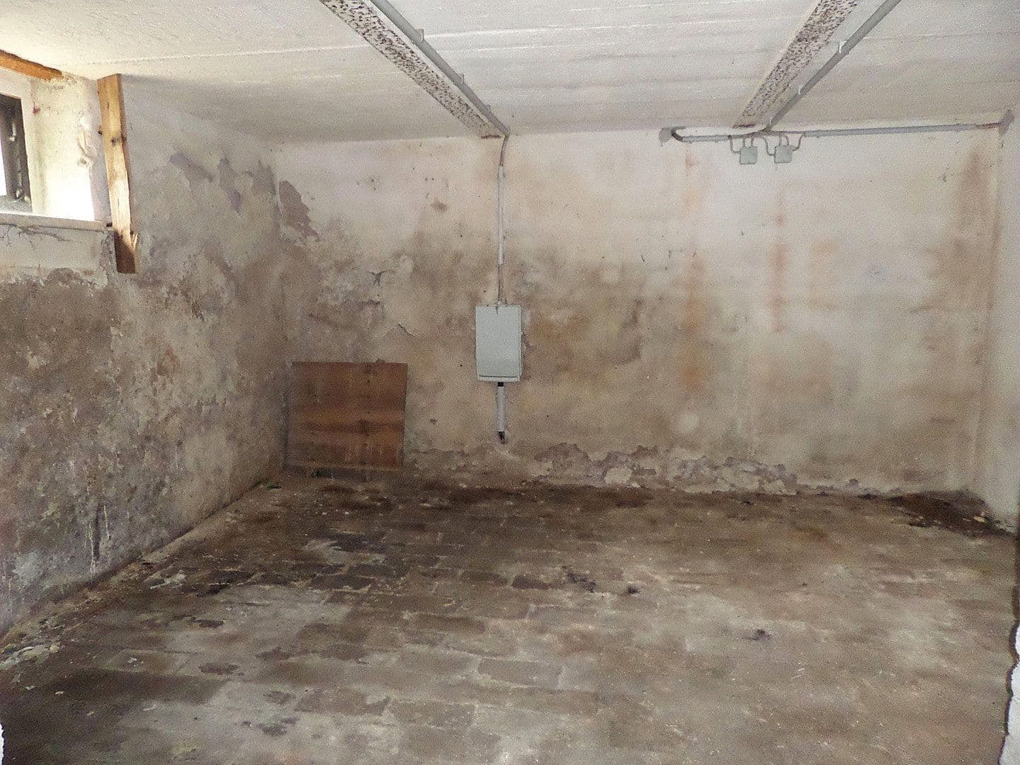 Prodej domu 130 m², pozemek 2.496 m², Tettau, Braniborsko Prodej domu 130 m², pozemek 2.496 m², Tettau, Braniborsko