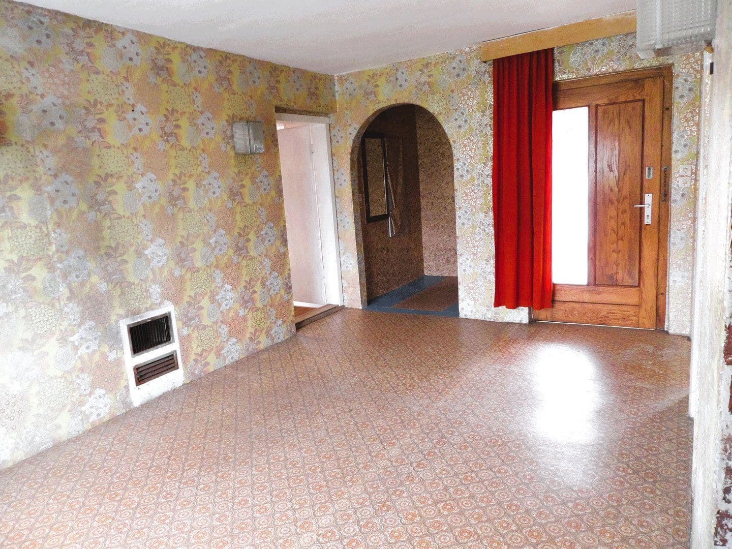 Prodej domu 130 m², pozemek 2.496 m², Tettau, Braniborsko Prodej domu 130 m², pozemek 2.496 m², Tettau, Braniborsko