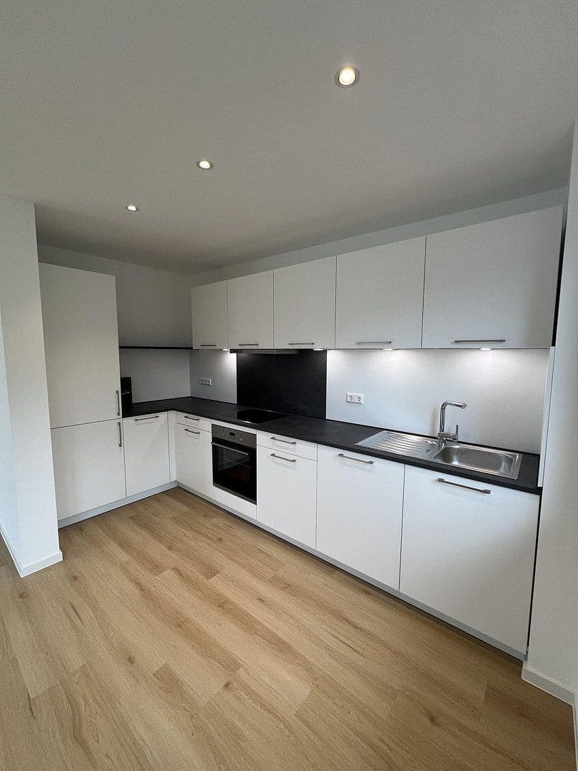 Pronájem bytu 3+1 74 m², Baden-Baden, Bádensko-Württembersko Pronájem bytu 3+1 74 m², Baden-Baden, Bádensko-Württembersko
