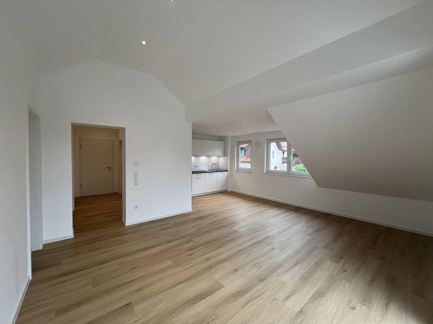 Pronájem bytu 3+1 74 m², Baden-Baden, Bádensko-Württembersko Pronájem bytu 3+1 74 m², Baden-Baden, Bádensko-Württembersko