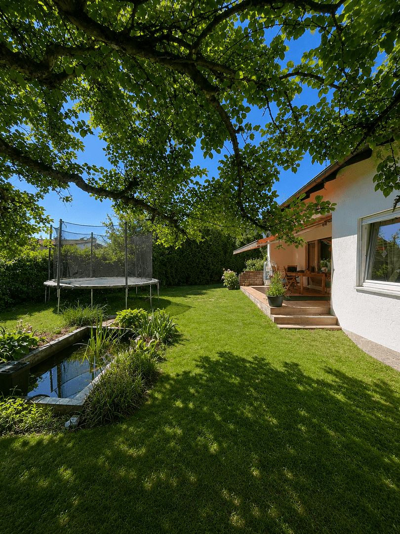 Prodej domu 146 m², pozemek 620 m², Oberwalchner Weg 6, Traunreut, Bavorsko Prodej domu 146 m², pozemek 620 m², Oberwalchner Weg 6, Traunreut, Bavorsko