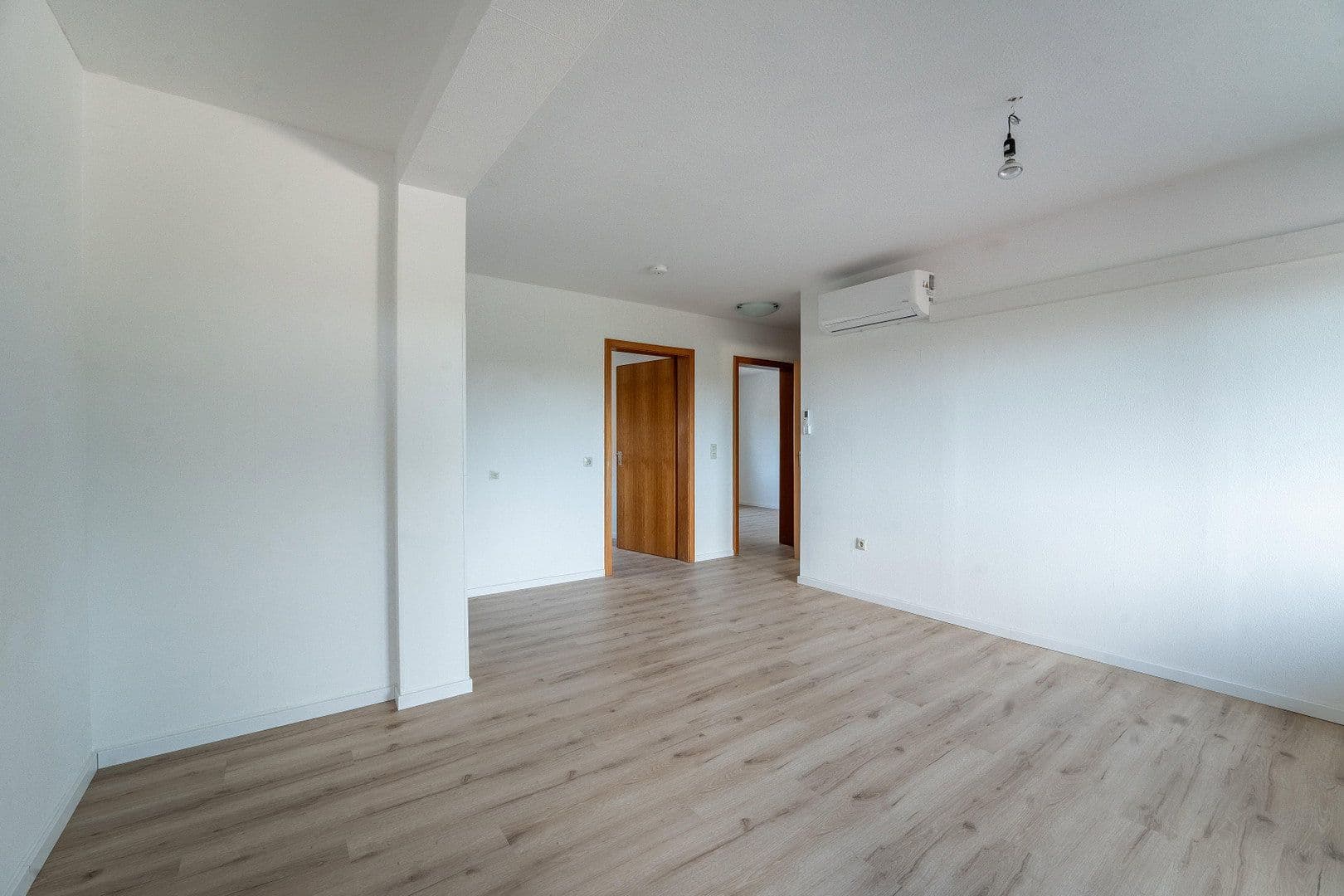 Pronájem bytu 4+1 92 m², Obertor 12, Niederwerrn, Bavorsko Pronájem bytu 4+1 92 m², Obertor 12, Niederwerrn, Bavorsko