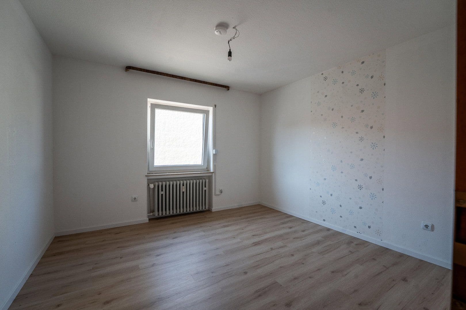 Pronájem bytu 4+1 92 m², Obertor 12, Niederwerrn, Bavorsko Pronájem bytu 4+1 92 m², Obertor 12, Niederwerrn, Bavorsko