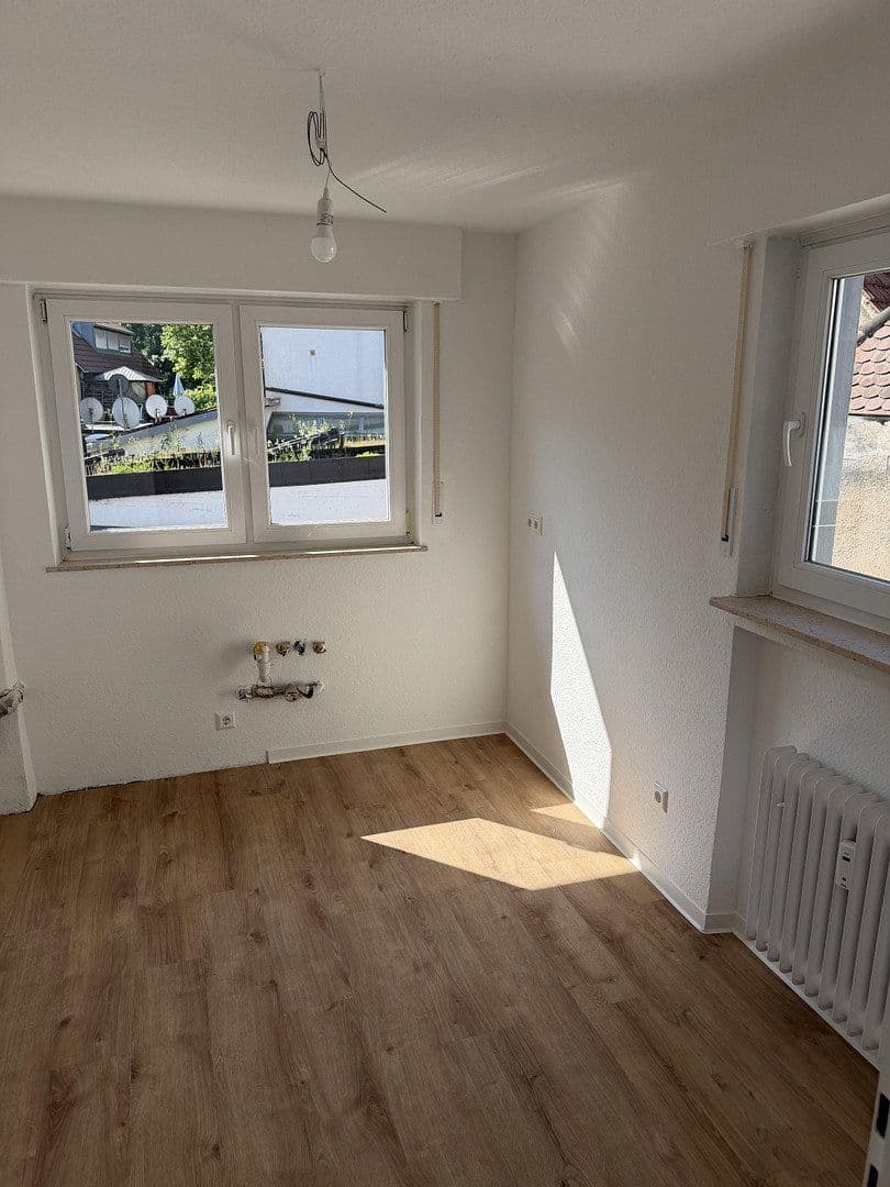 Prodej bytu 3+1 80 m², Mühlhausen im Täle, Bádensko-Württembersko Prodej bytu 3+1 80 m², Mühlhausen im Täle, Bádensko-Württembersko