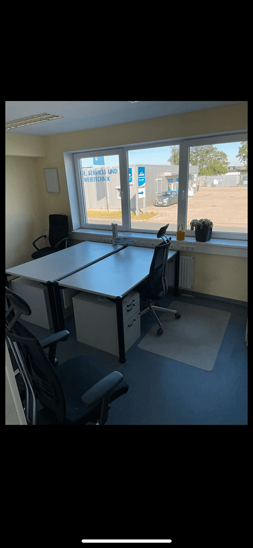 Pronájem nebytového prostoru 600 m², Stuhr, Dolní Sasko Pronájem nebytového prostoru 600 m², Stuhr, Dolní Sasko