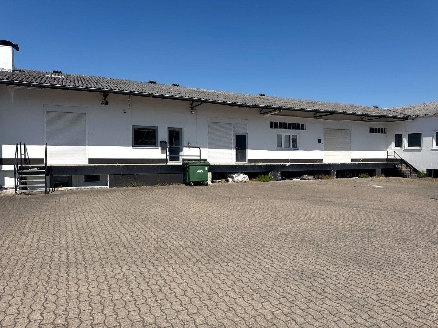 Pronájem nebytového prostoru 600 m², Stuhr, Dolní Sasko Pronájem nebytového prostoru 600 m², Stuhr, Dolní Sasko